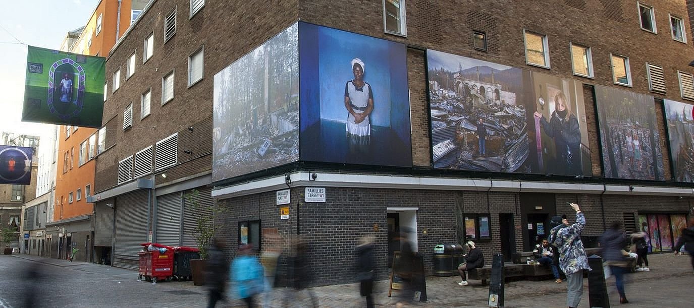 PVC-freies Kavalan verwandelt die Strassen von Soho, London in eine permanente Kunstgalerie